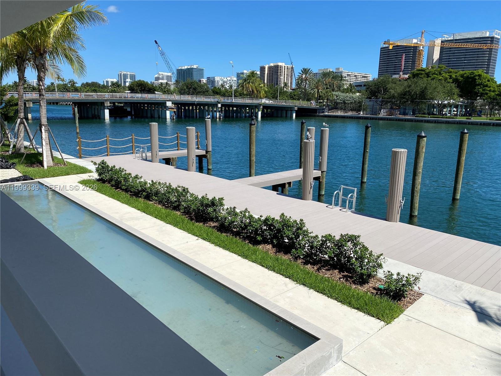 BAY HARBOUR ISLAND - Residential