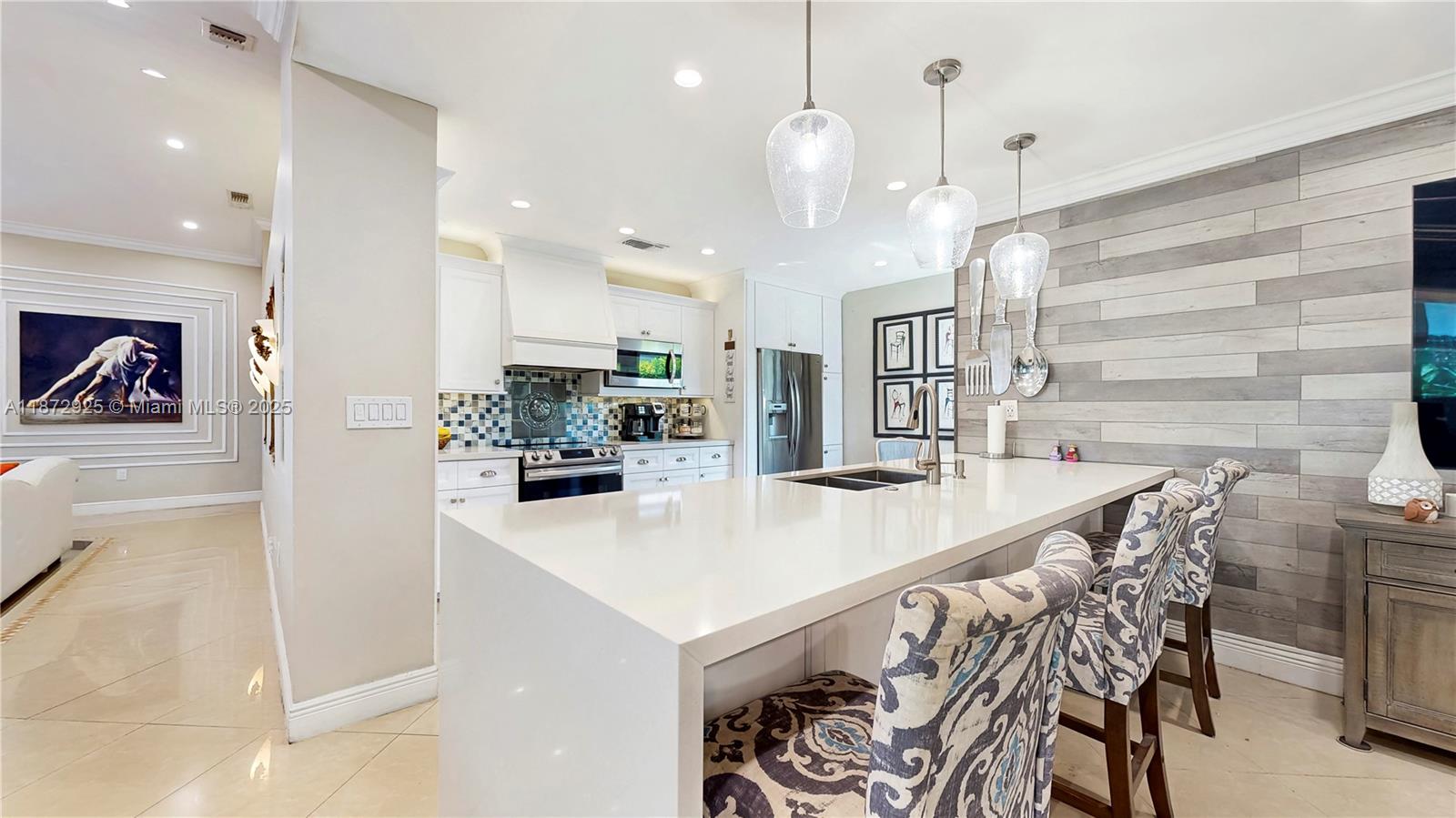 VENEZIA HOMES ESTATES IST - Residential