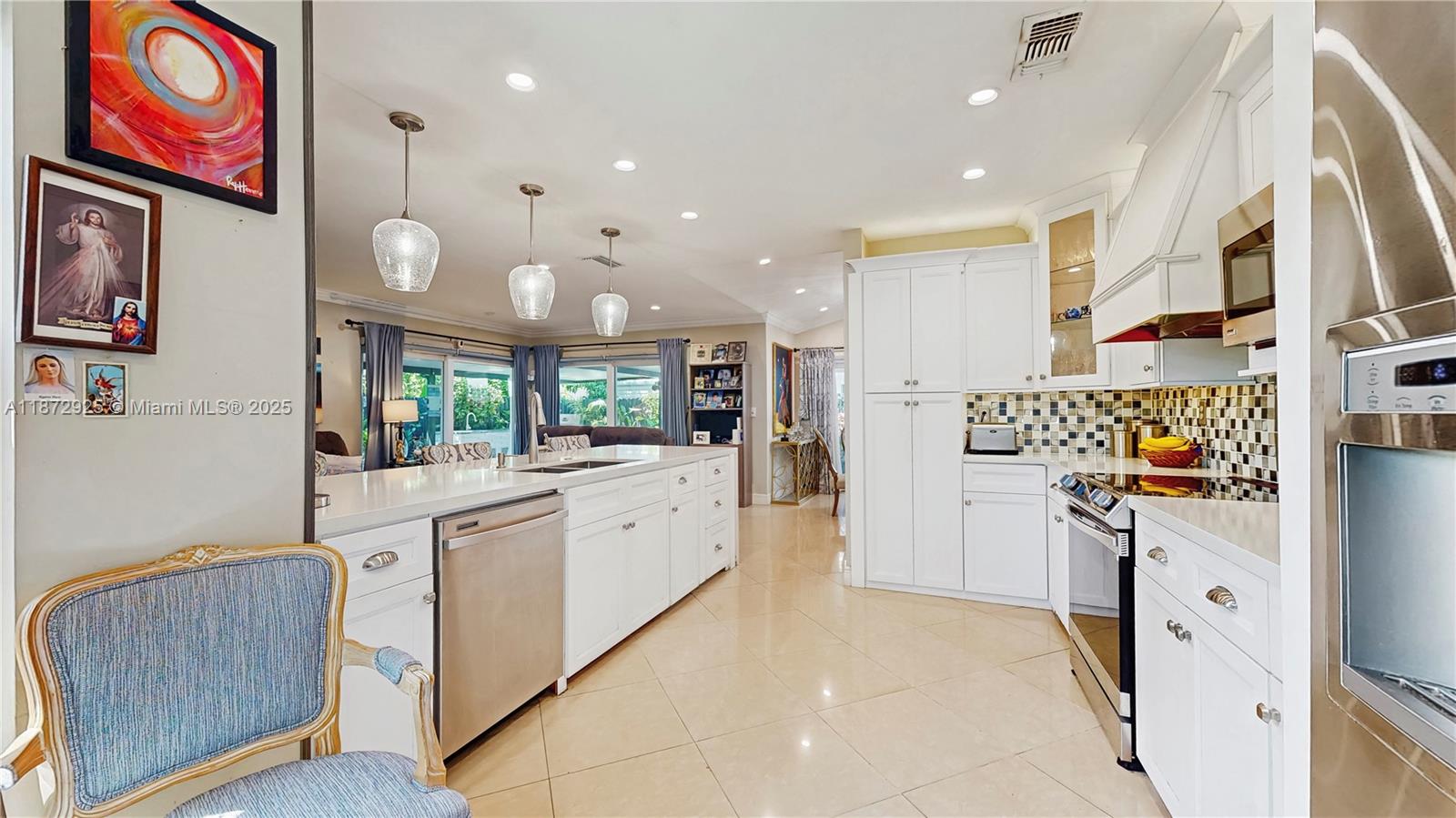 VENEZIA HOMES ESTATES IST - Residential