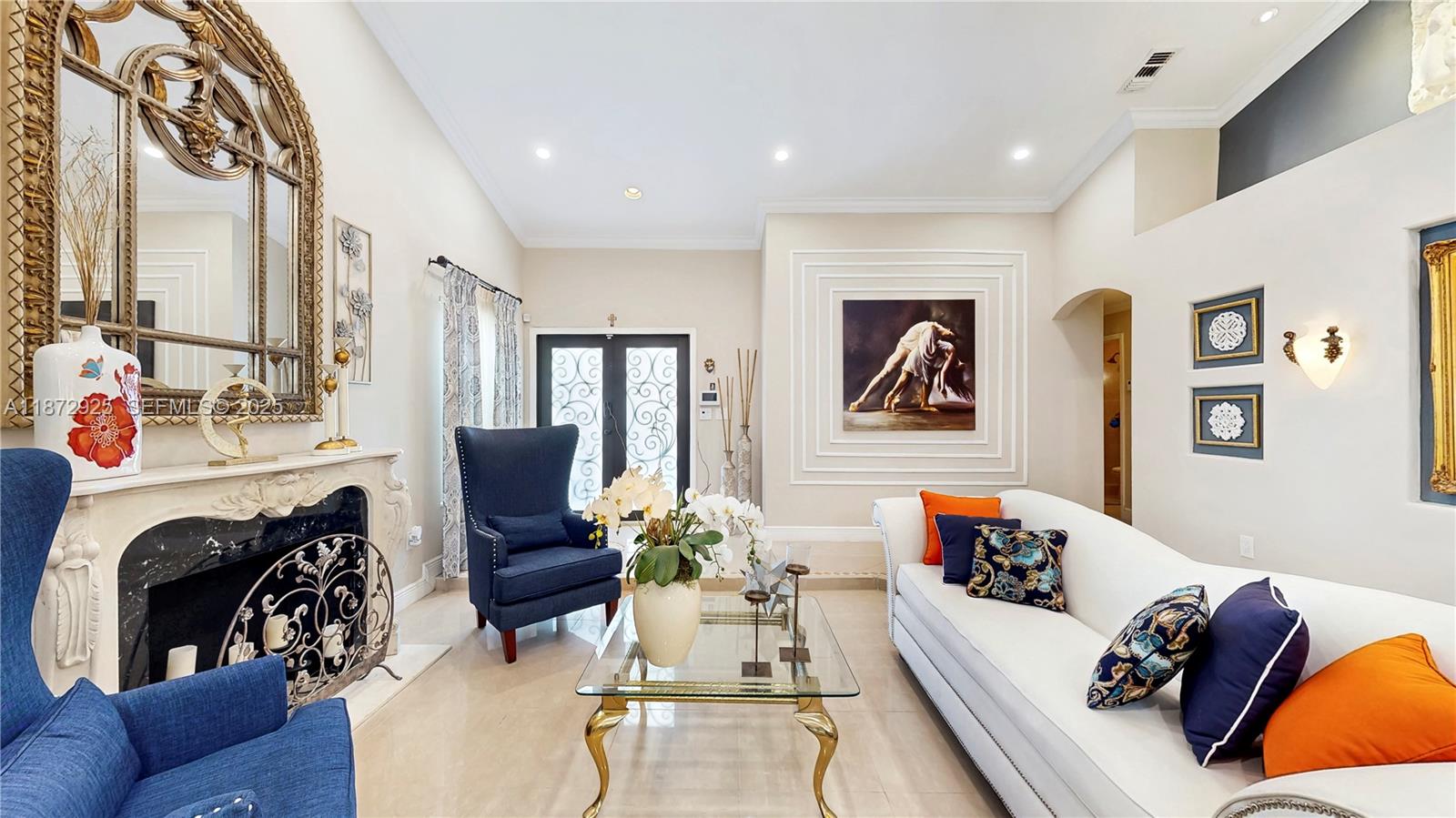 VENEZIA HOMES ESTATES IST - Residential