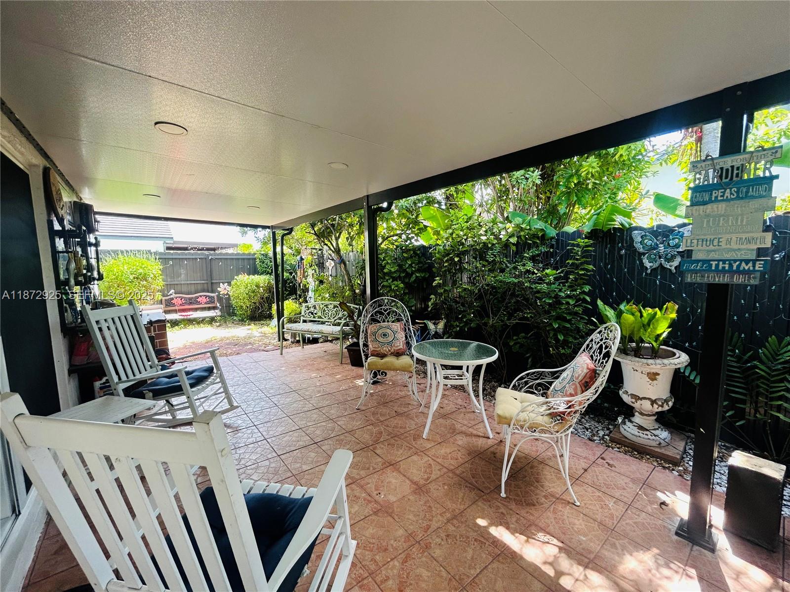 VENEZIA HOMES ESTATES IST - Residential