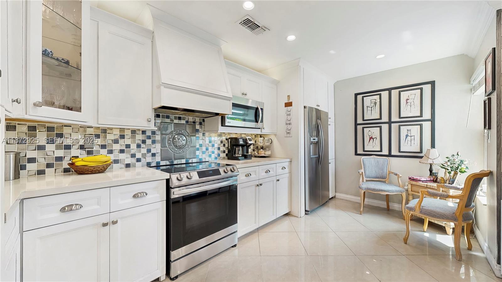 VENEZIA HOMES ESTATES IST - Residential