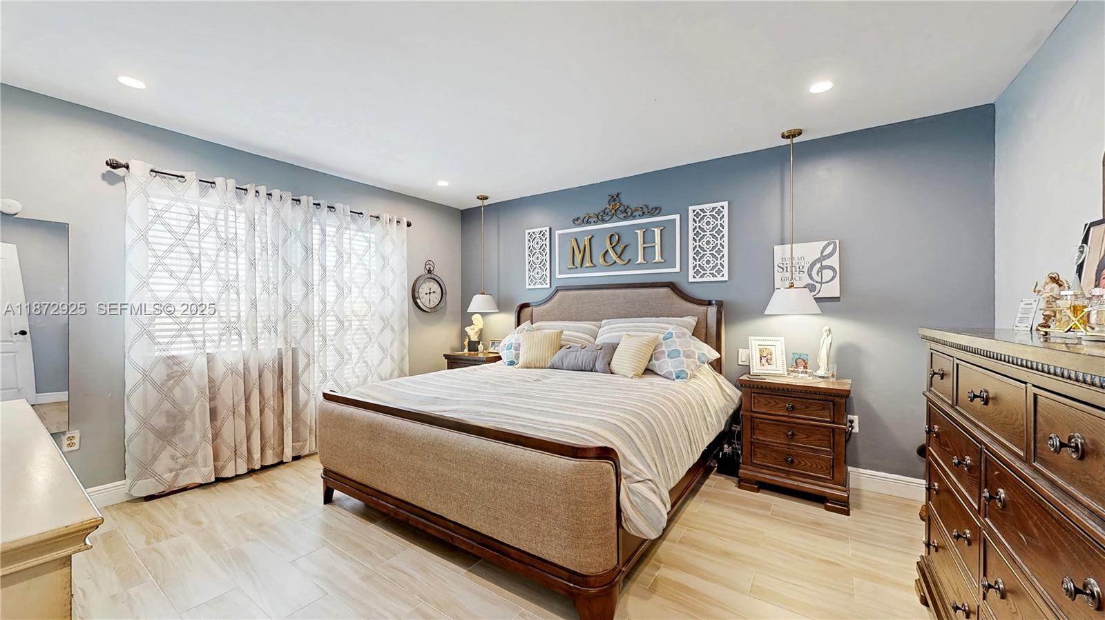 VENEZIA HOMES ESTATES IST - Residential