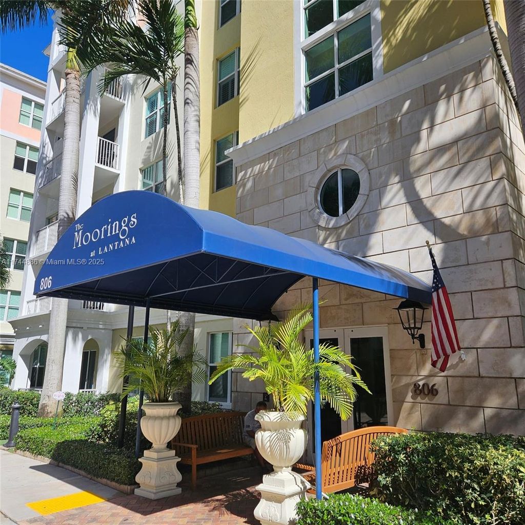 Photo of 806 E Windward Way #214, Lantana, FL 33462 (MLS # A11744886)