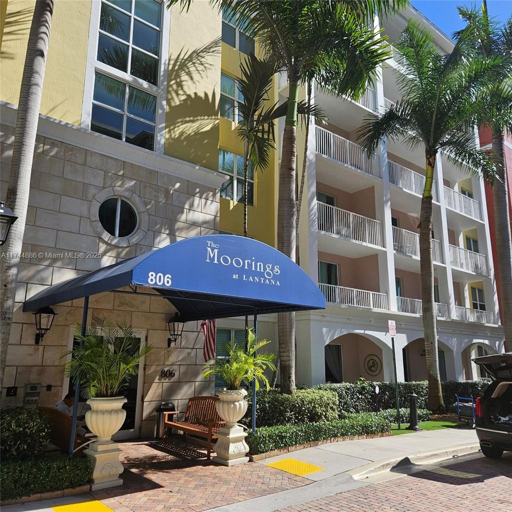 Photo of 806 E Windward Way #214, Lantana, FL 33462 (MLS # A11744886)