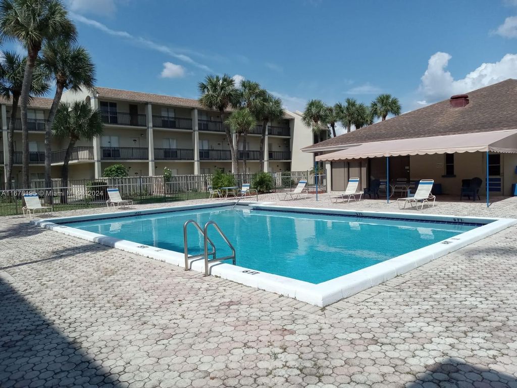 Photo of 1500 N Congress Ave #B43, West Palm Beach, FL 33401 (MLS # A11678195)