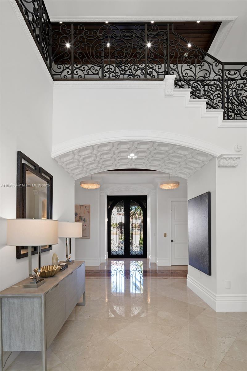 ROYAL PALM YACHT & COUNTR - Residential