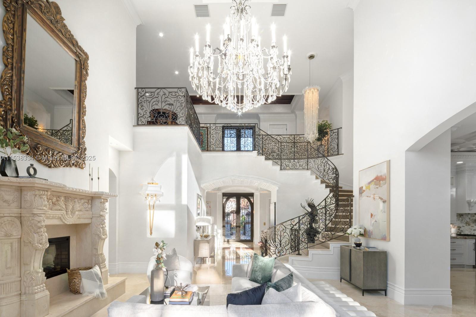 ROYAL PALM YACHT & COUNTR - Residential