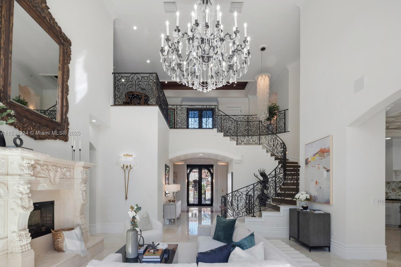 ROYAL PALM YACHT & COUNTR - Residential