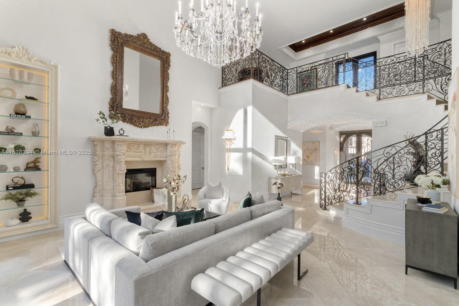 ROYAL PALM YACHT & COUNTR - Residential