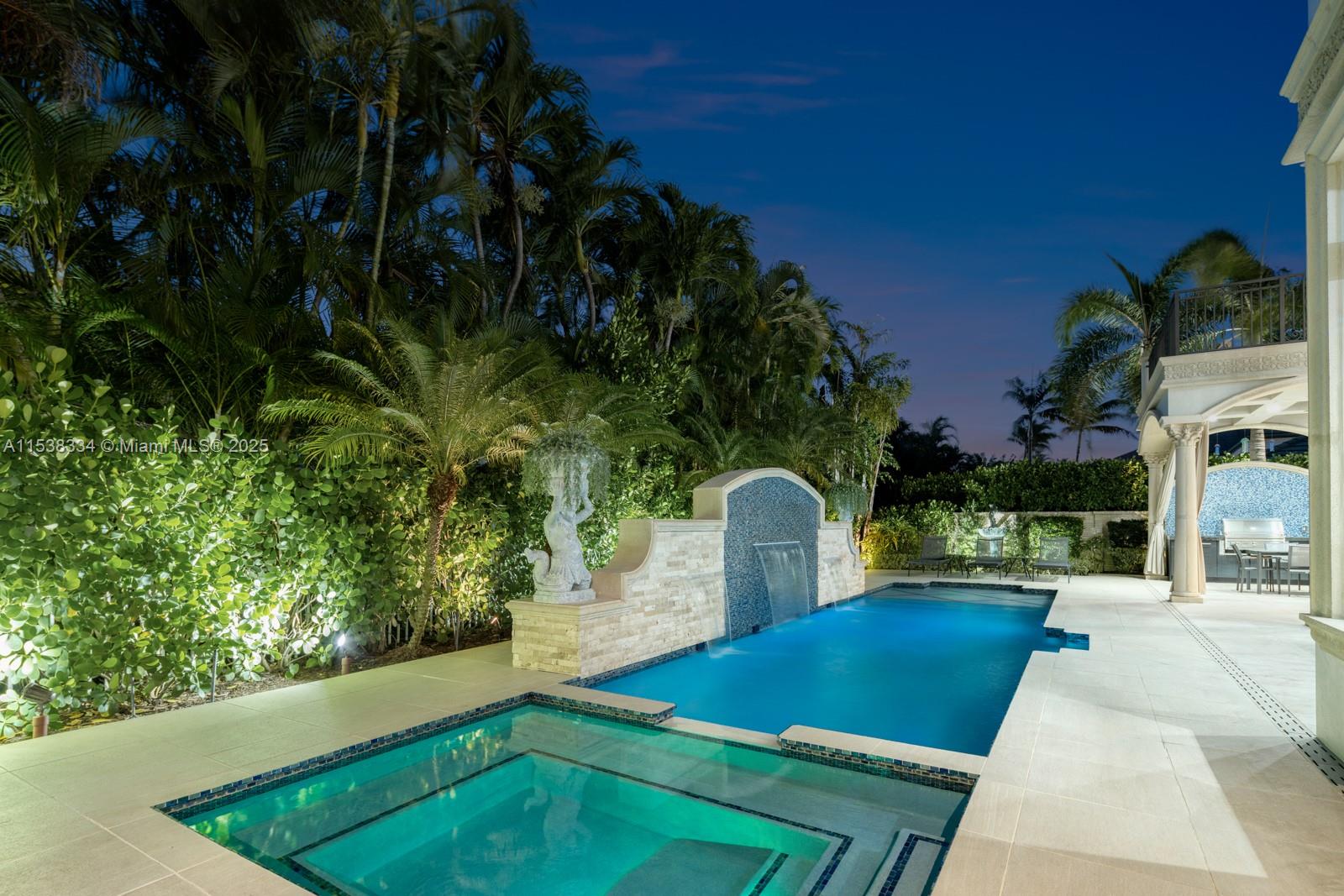 ROYAL PALM YACHT & COUNTR - Residential