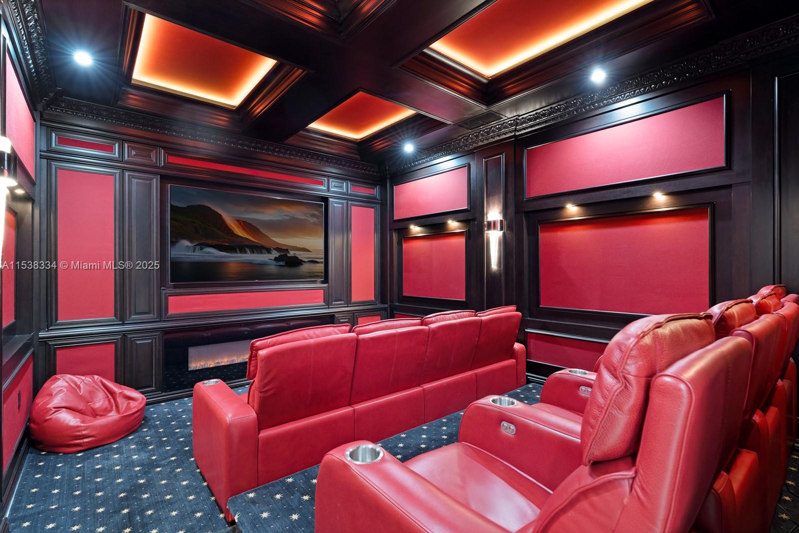 ROYAL PALM YACHT & COUNTR - Residential
