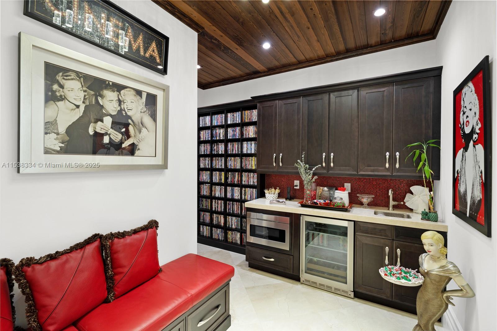 ROYAL PALM YACHT & COUNTR - Residential