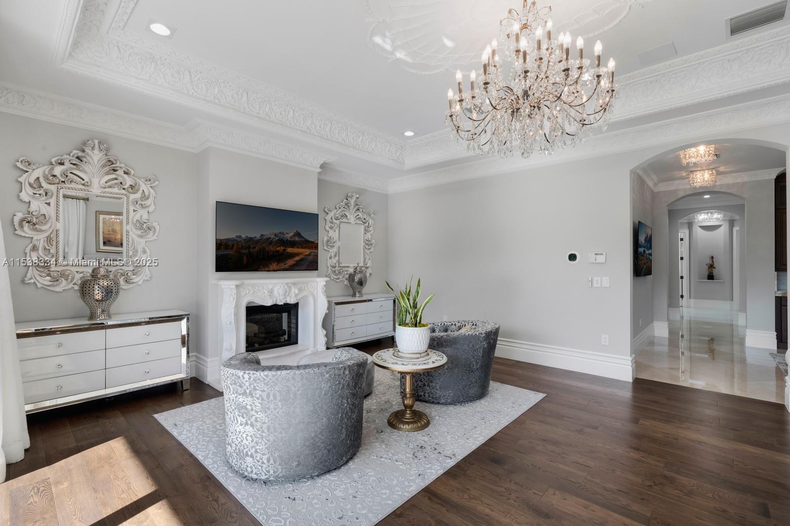 ROYAL PALM YACHT & COUNTR - Residential