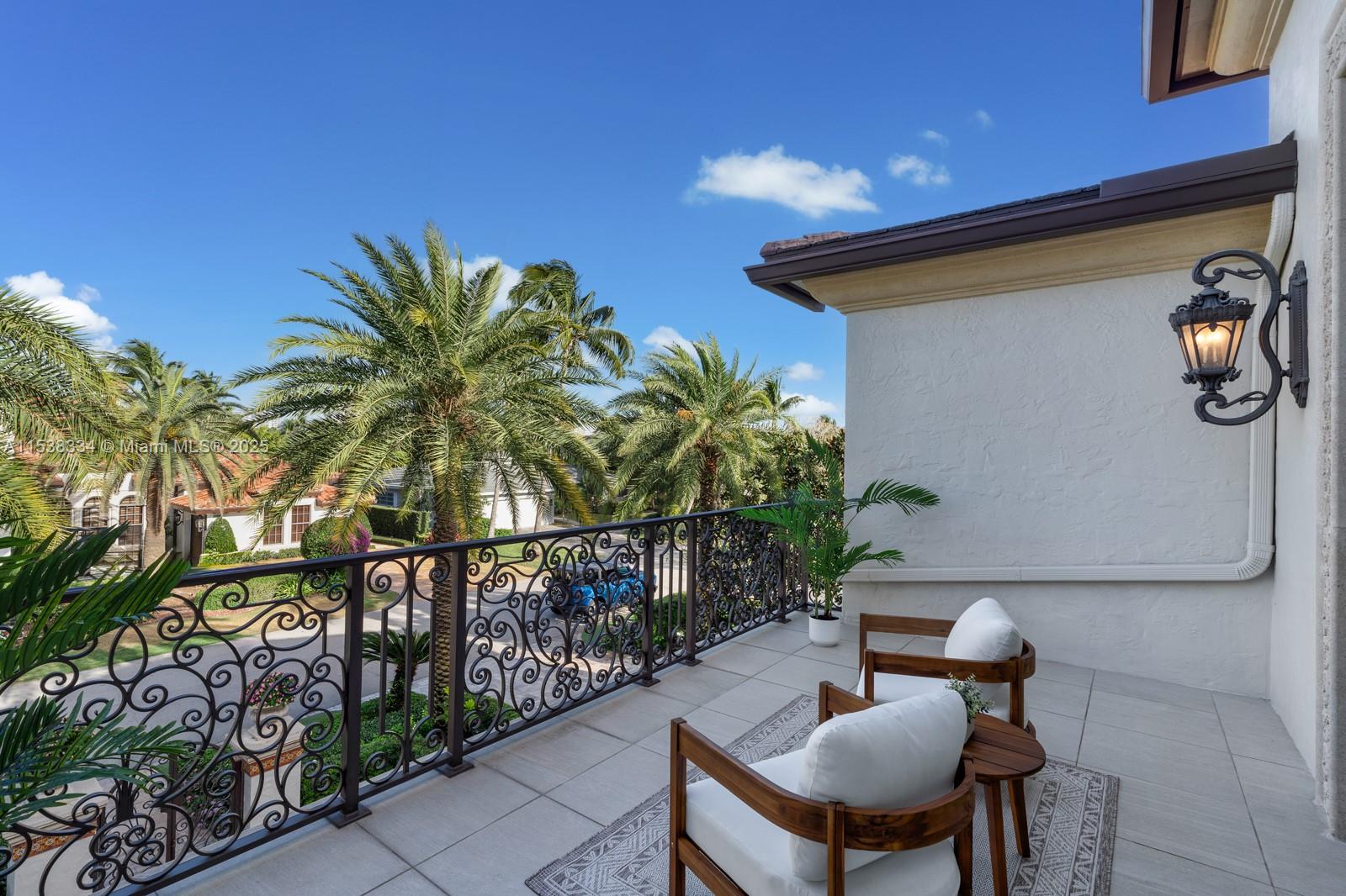 ROYAL PALM YACHT & COUNTR - Residential