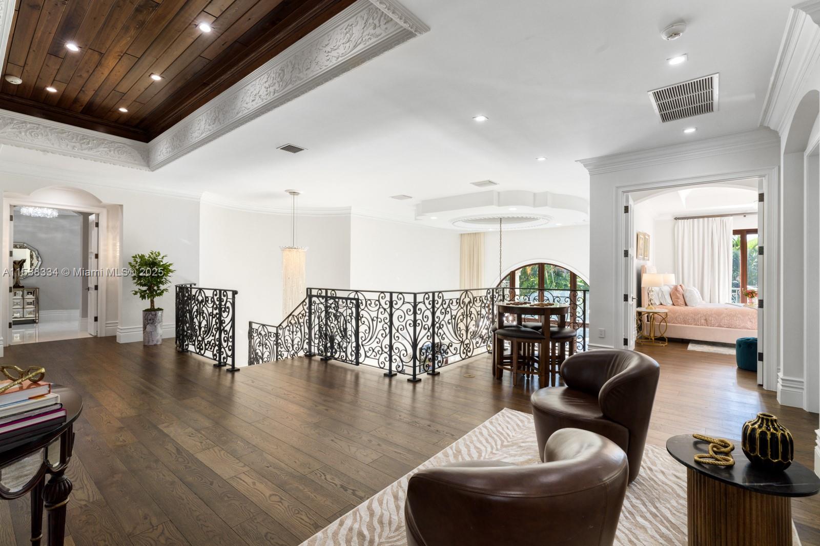 ROYAL PALM YACHT & COUNTR - Residential