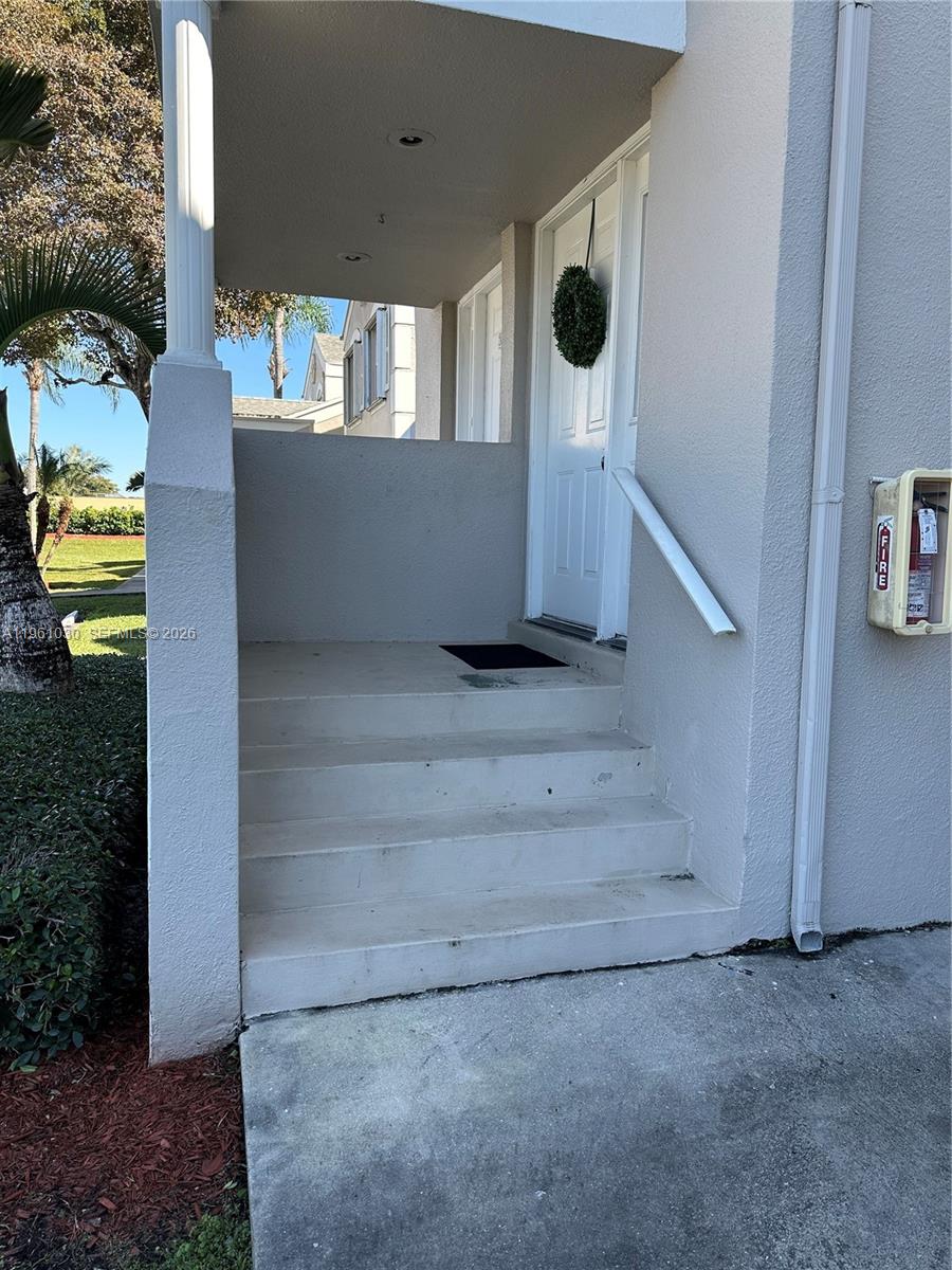 KEYS GATE CONDO NO SIX - Residential