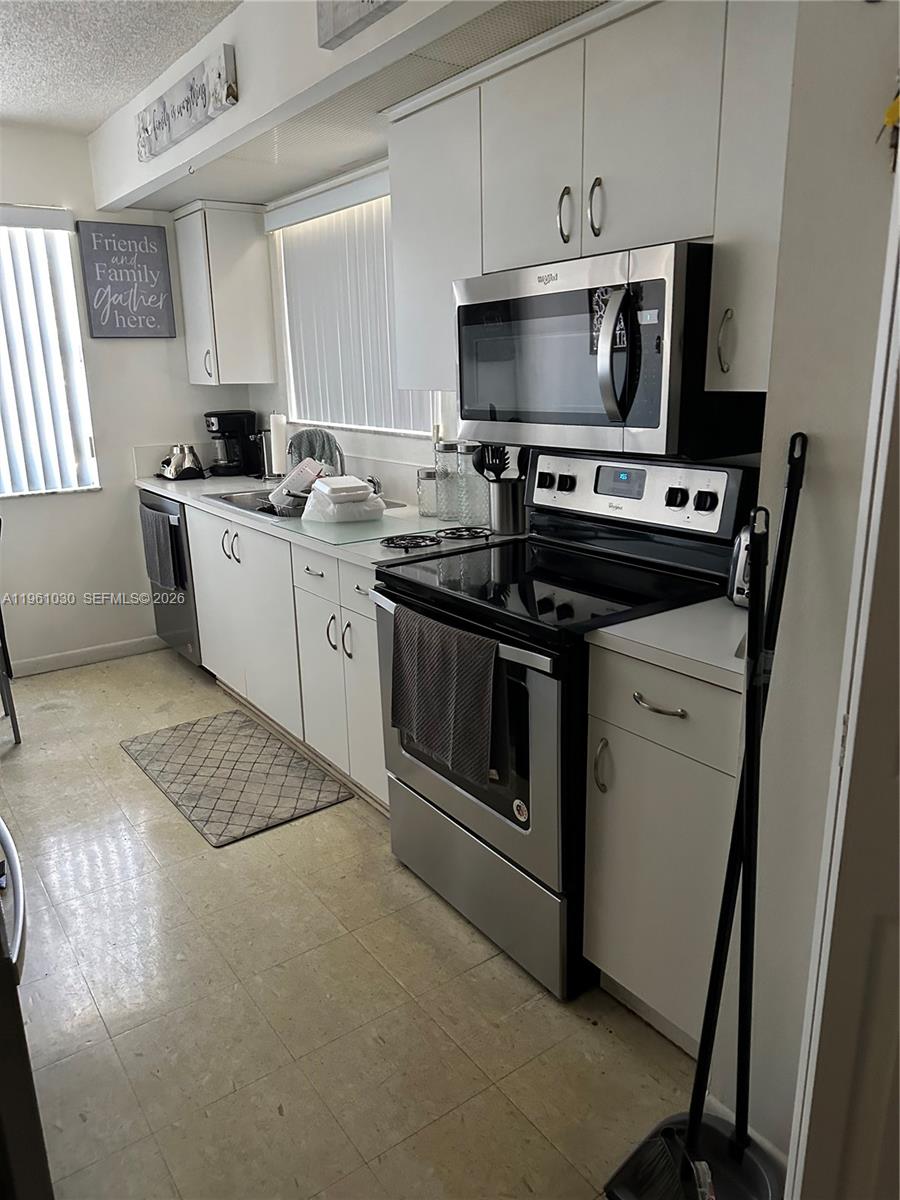 KEYS GATE CONDO NO SIX - Residential