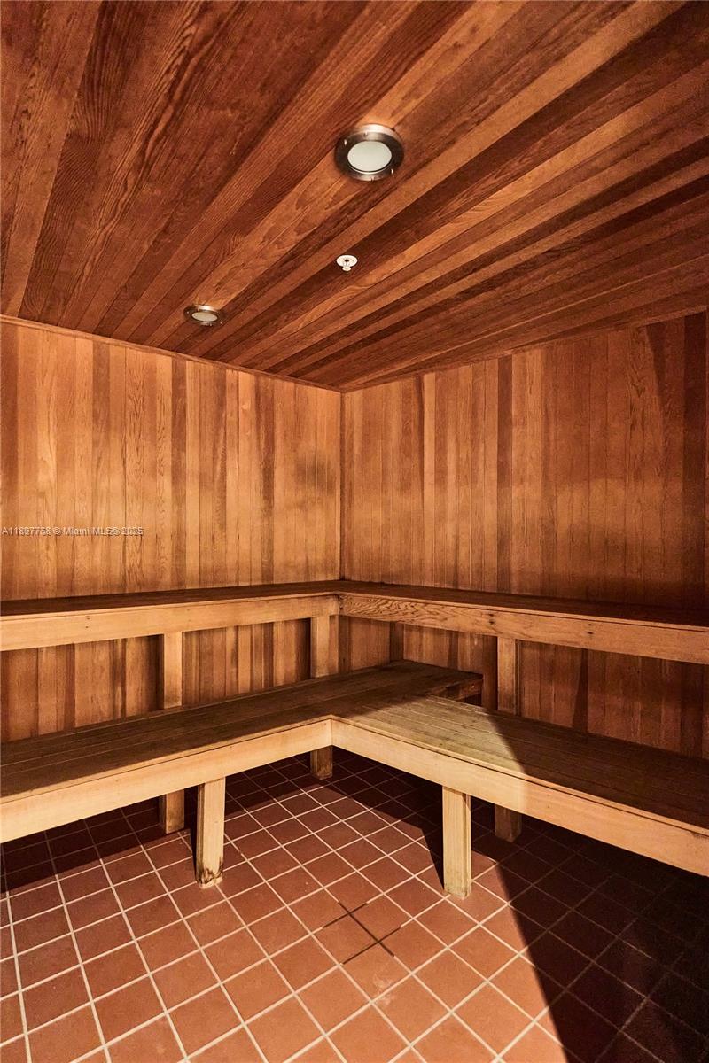 OCEAN PALMS CONDO - Residential Lease
