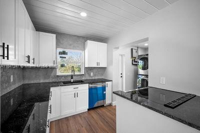 8477 SE Begonia Way, Hobe Sound, FL, 33455/$339,900 4 8477 SE Begonia Way