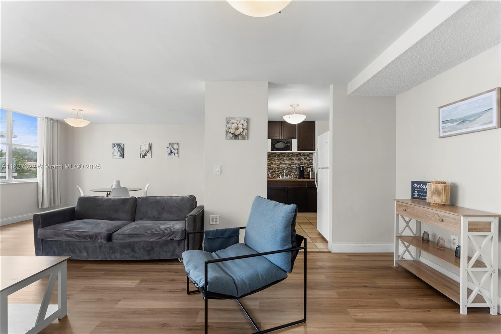 THIS 3RD FLOOR WATER VIEWS CONDO IS OFFERED FULLY FURNISHED, AND FEATURES A LARGE OPEN LAYOUT WITH BRIGHT NATURAL LIGHT FROM EVERY ROOM!
ENJOY STUNNING VIEWS, SUNSETS, AND THE PEACE AND TRANQUILITY THE PRESTIGIOUS ISLAND OF BAY HARBOR HAS TO OFFER. STEPS FROM SCHOOLS, HOUSES OF WORSHIP, SHOPS, AND WORLD-CLASS RESTAURANTS.
BUILDING FEATURES A GROUND FLOOR LAUNDRY ROOM, ASSIGNED PARKING, POOL ON THE WATER, GYM AREA, MEETING ROOM, AND A BOAT DOCK AVAILABLE FOR RENT.
THIS ONE OF A KIND UNIT IS AS PICTURED, EASY TO QUALIFY FOR AND AVAILABLE TO MOVE IN TODAY!