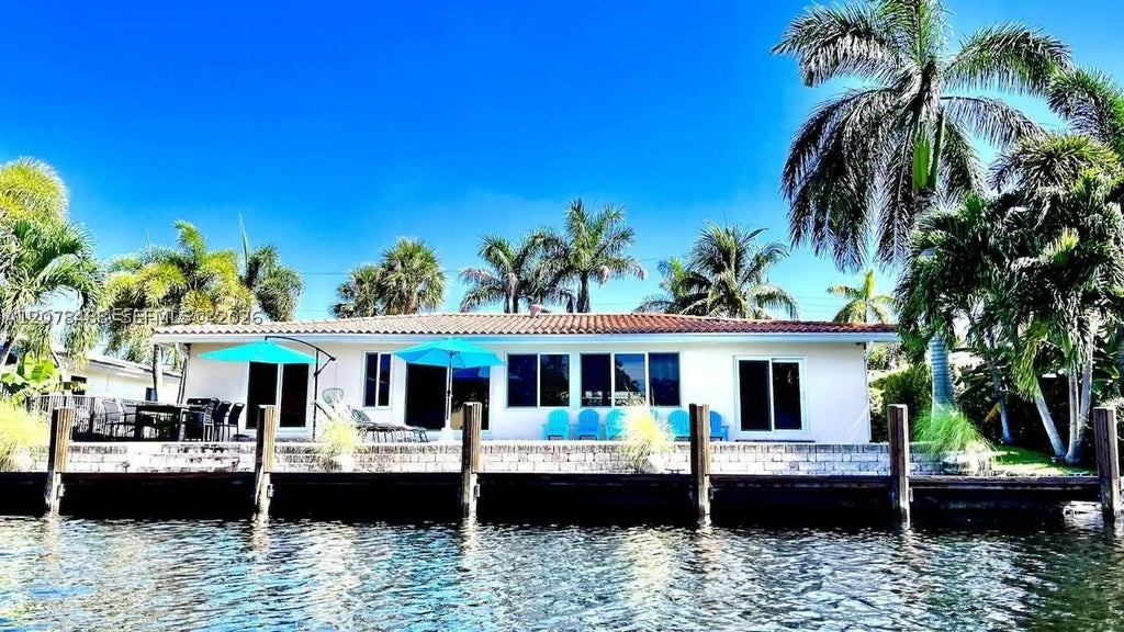 Photo of 2424 SE 9th St #2424, Pompano Beach, FL 33062 (MLS # A12078488)