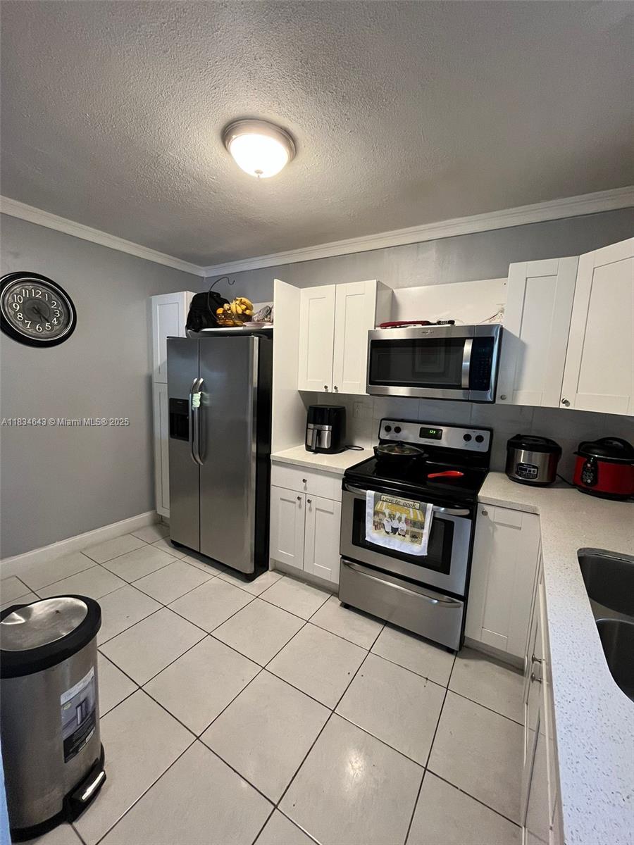 13715 Kendale Lakes Cir A-116