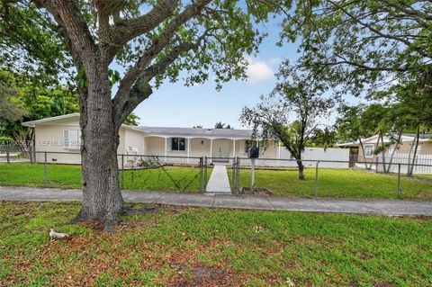Photo of 341 NW 15th St, Homestead, FL 33030 (MLS # A12005672)