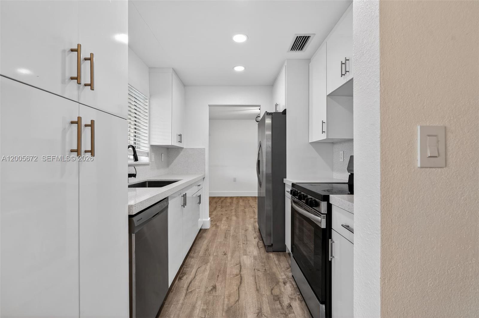 PINE MANOR PART ONE - Residential