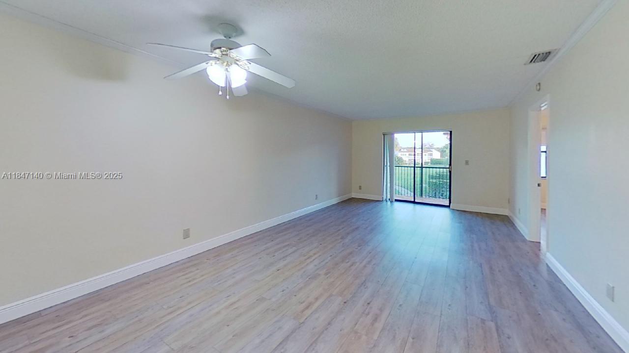 7406 Woodmont Ter 205, Tamarac, FL, 33321/$235,000 4 7406 Woodmont Ter 205