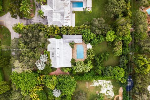 A home in Pinecrest