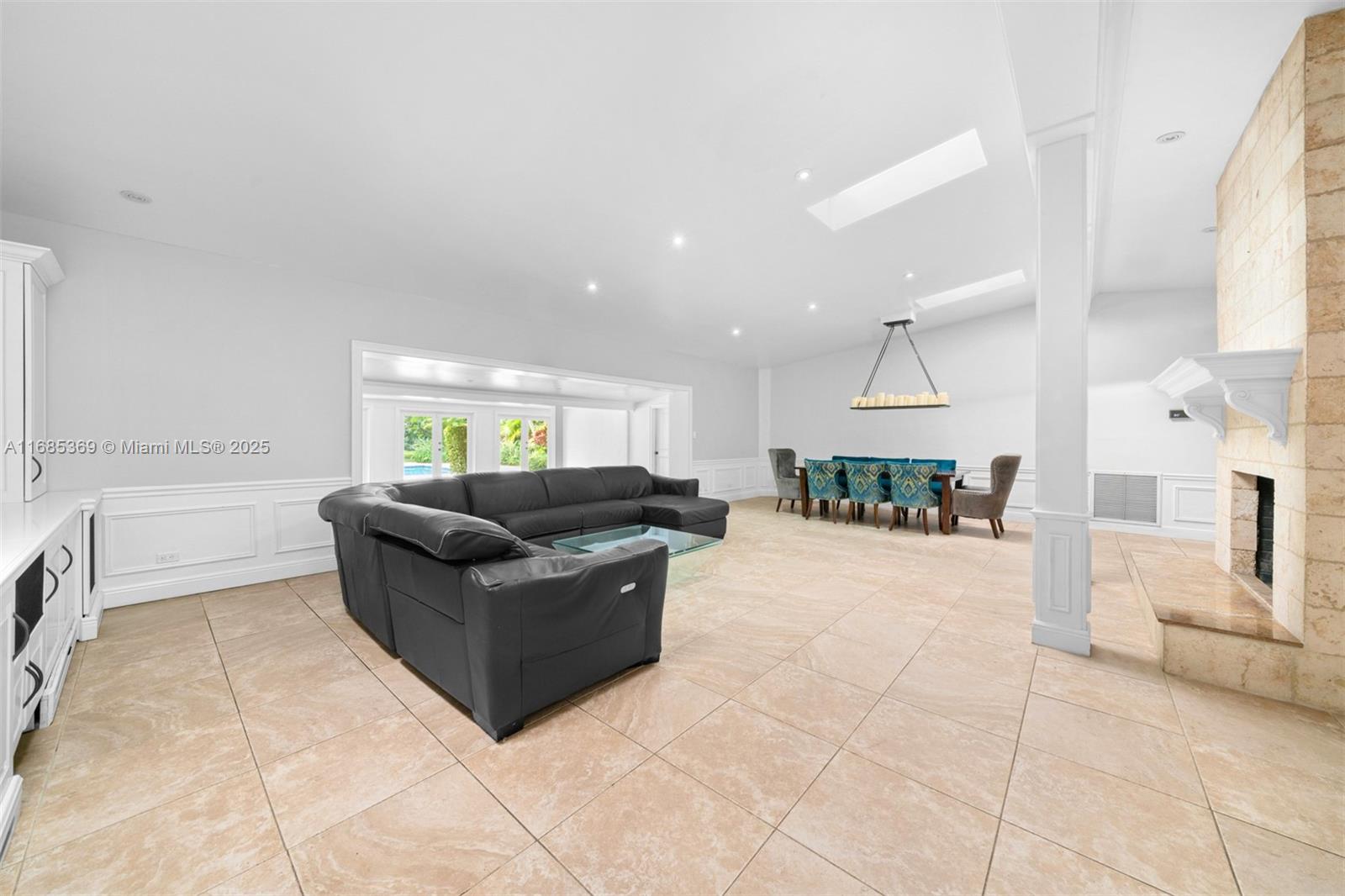 HELMS COUNTRY ESTATES ADD - Residential