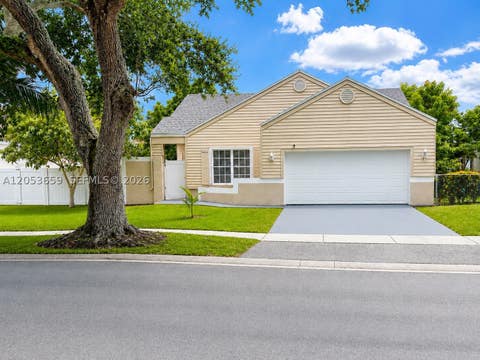 Photo of 1040 SW 85th Ter, Pembroke Pines, FL 33025 (MLS # A12053659)
