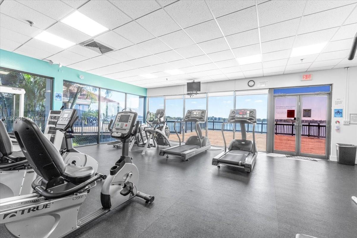 LAKE EMERALD CONDOMINIUM - Residential