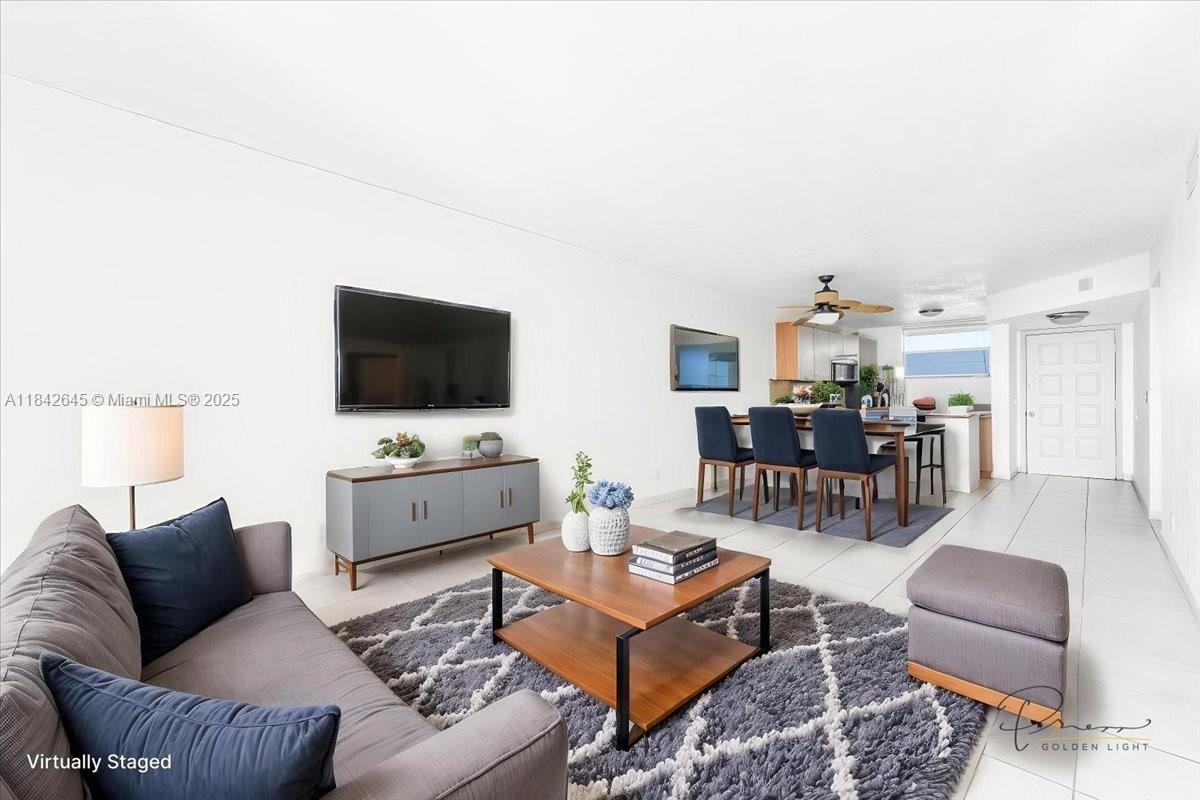 LAKE EMERALD CONDOMINIUM - Residential