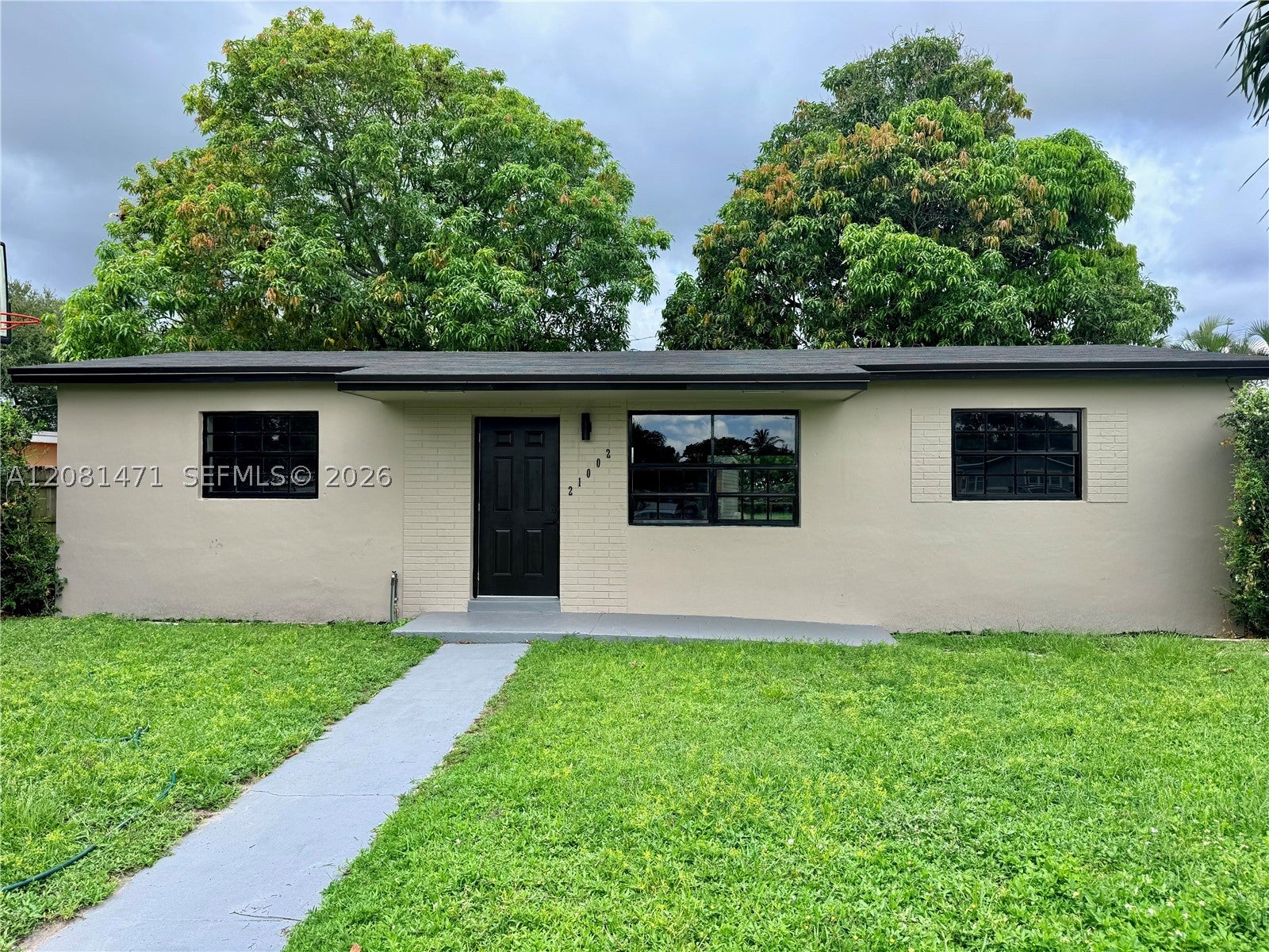 21002 NW 34th Ct