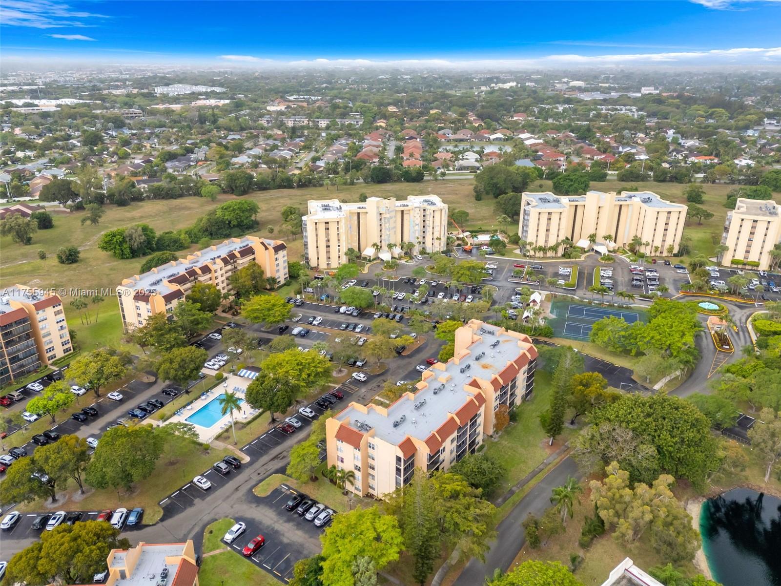 CONDOMINIUM 3 OF ENVIRON - Residential