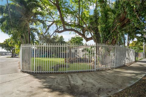 2900 NW 11th Ave Miami FL 33127