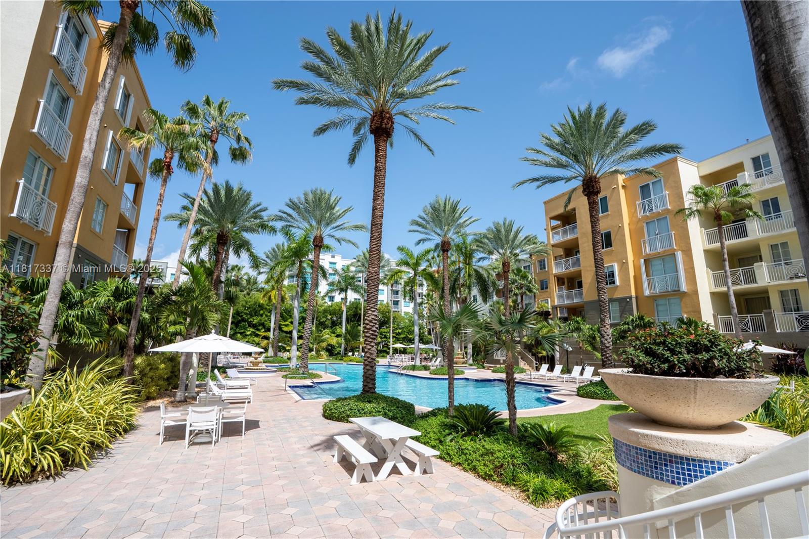 THE COURTS AT SOUTH BEACH - Residential