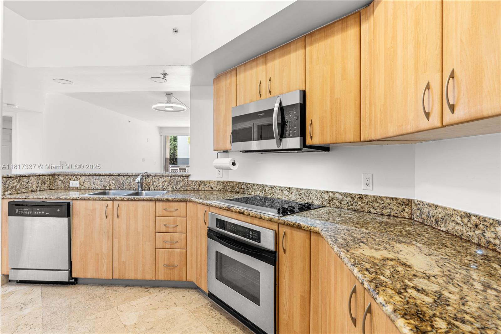 THE COURTS AT SOUTH BEACH - Residential