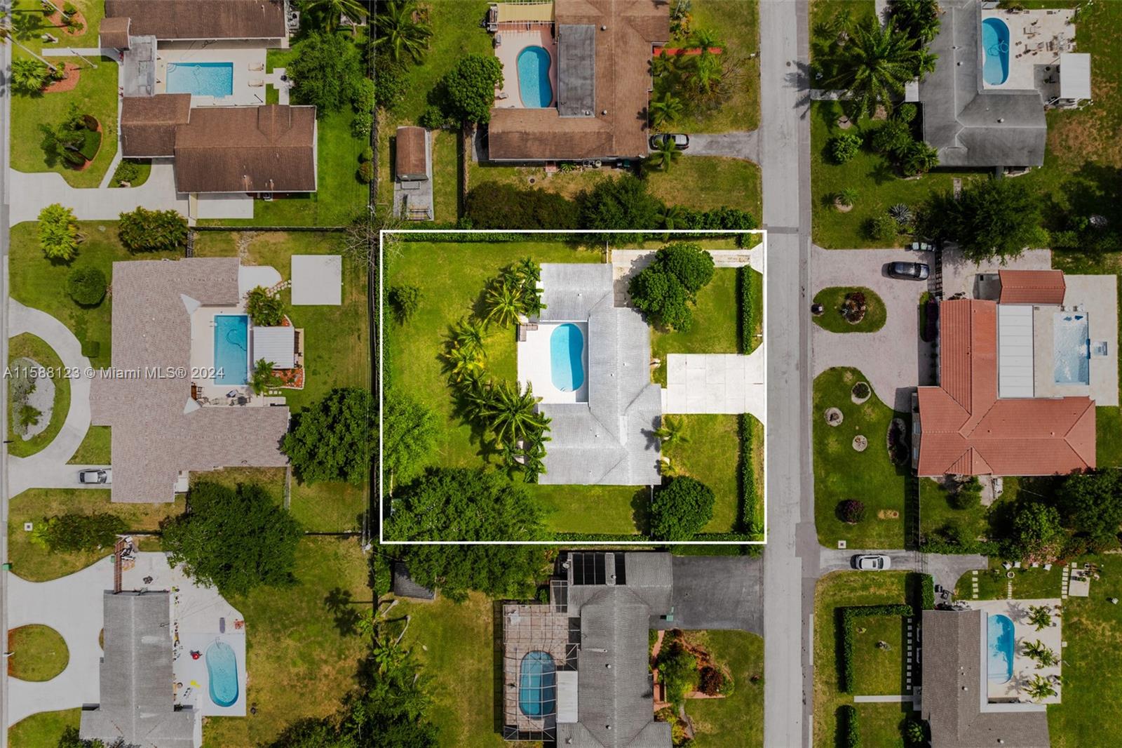 UNIVERSITY PINES - Residential