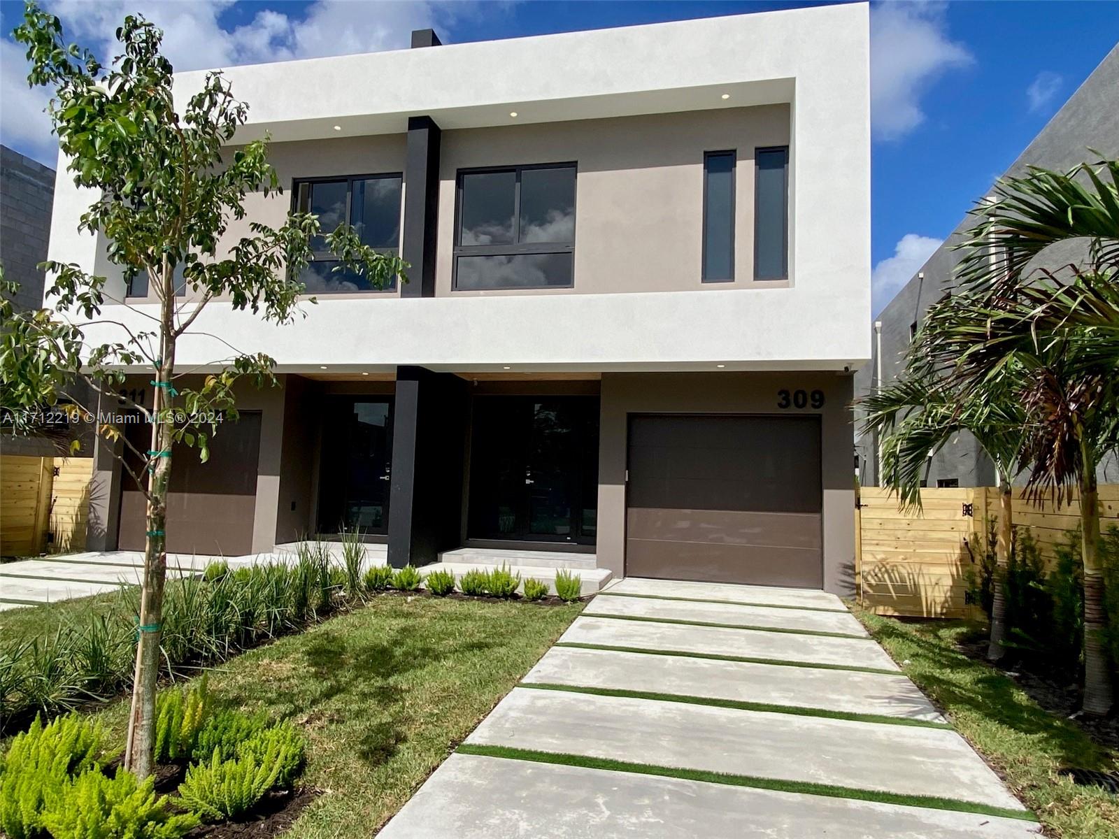 309 Sw 10th St 309, Fort Lauderdale, Broward County, Florida - 3 Bedrooms  
4 Bathrooms - 