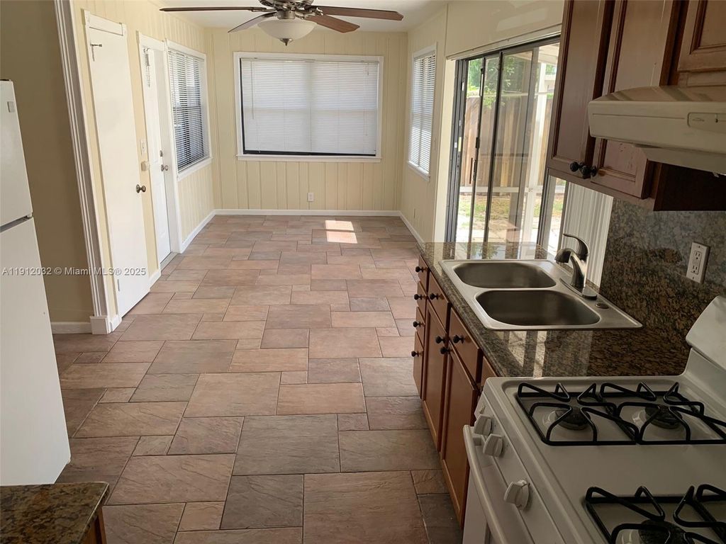 Photo of 1680 NW 1st Ter, Pompano Beach, FL 33060 (MLS # A11912032)