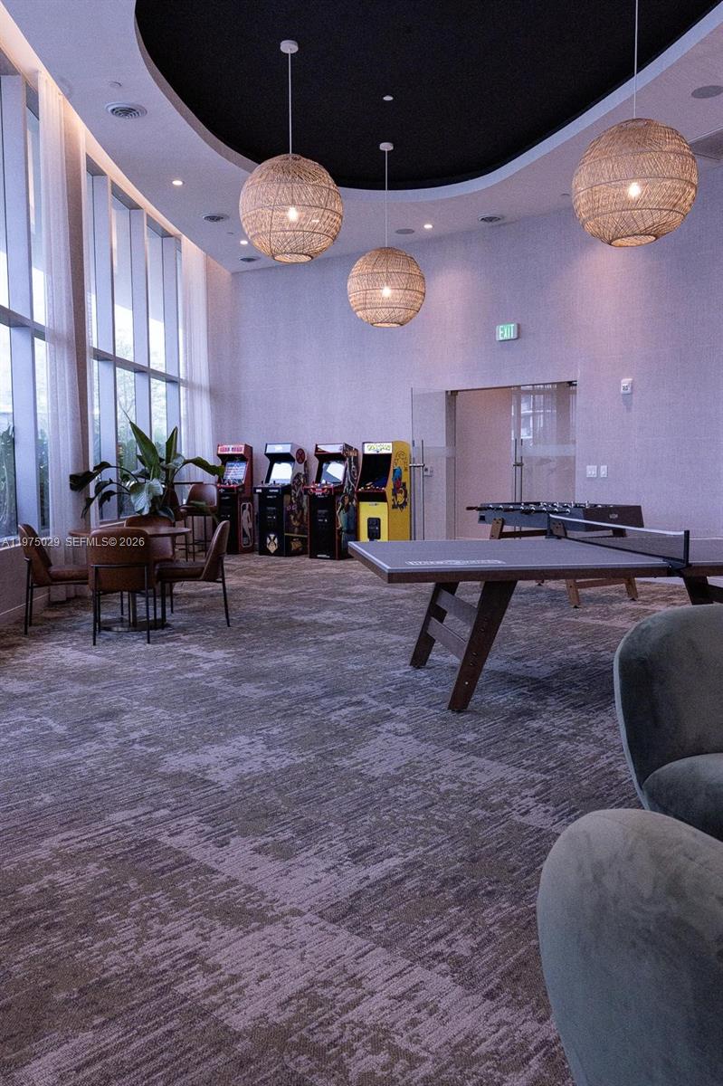 ARIA RESERVE SOUTH CONDO - Residential