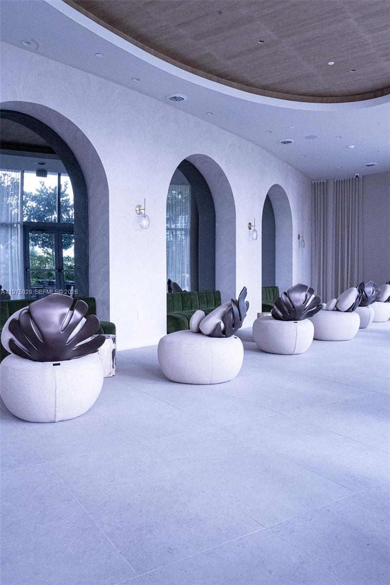 ARIA RESERVE SOUTH CONDO - Residential