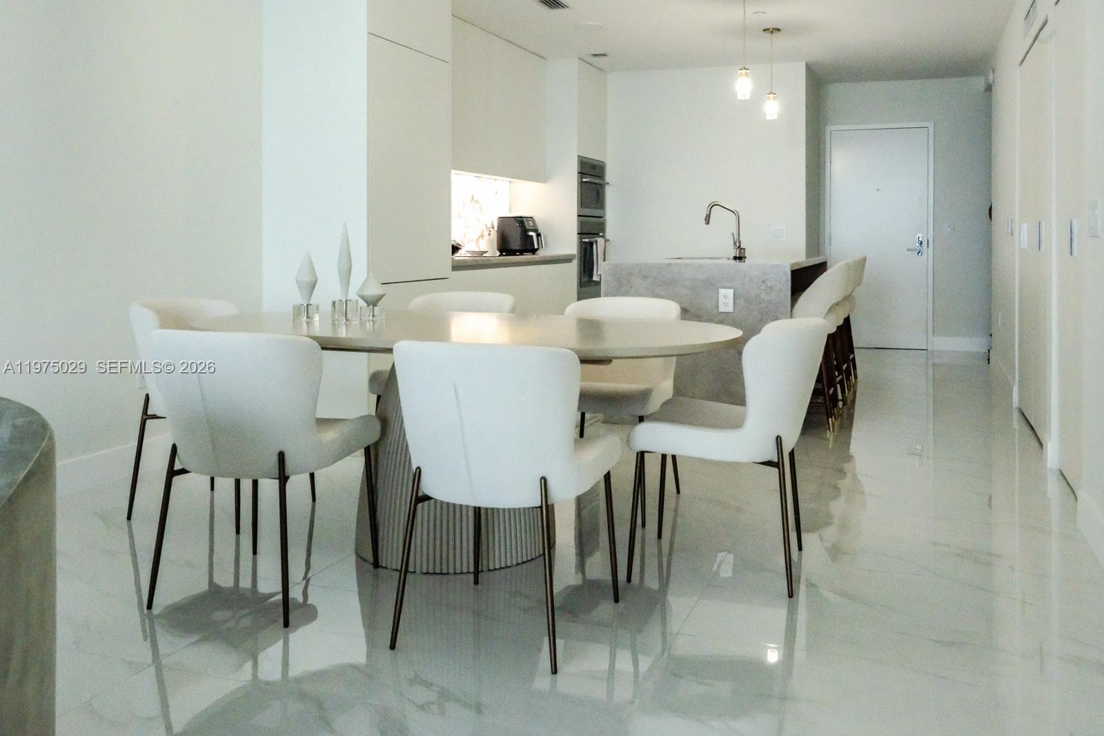 ARIA RESERVE SOUTH CONDO - Residential