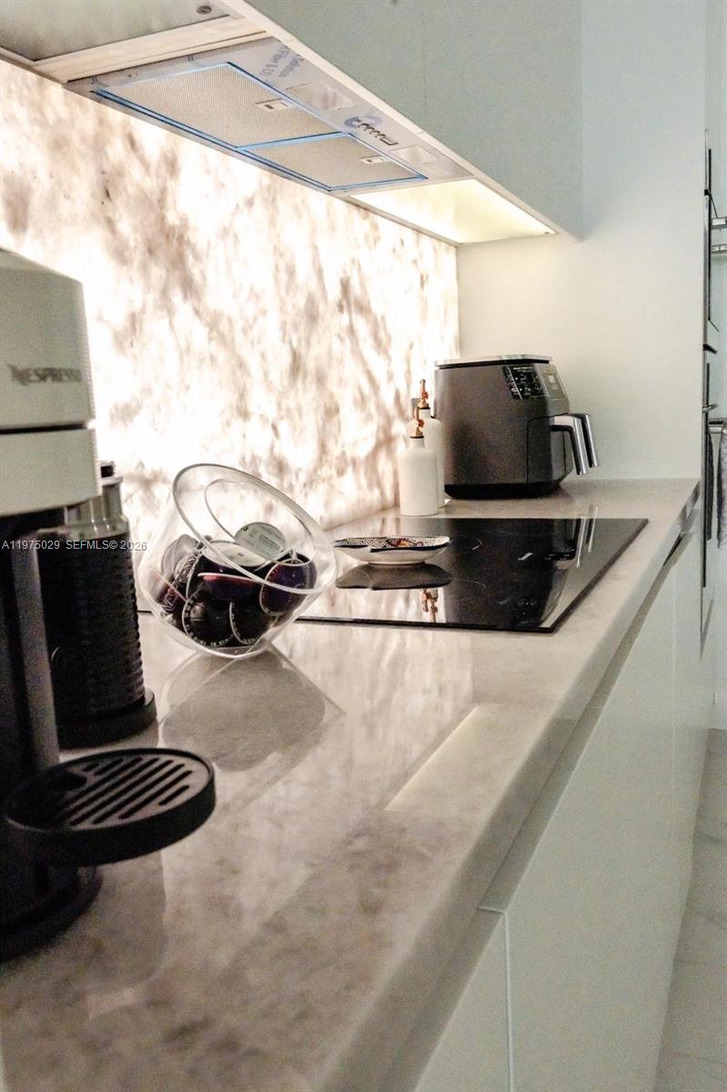 ARIA RESERVE SOUTH CONDO - Residential