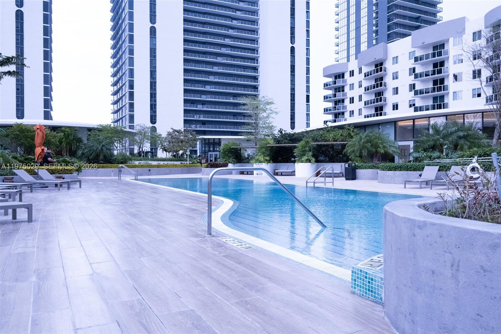 ARIA RESERVE SOUTH CONDO - Residential