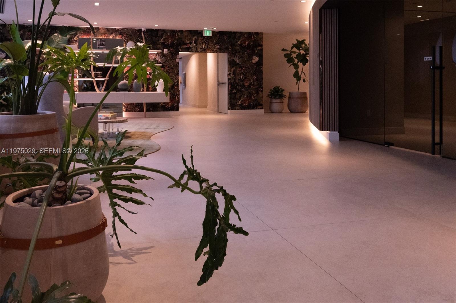 ARIA RESERVE SOUTH CONDO - Residential