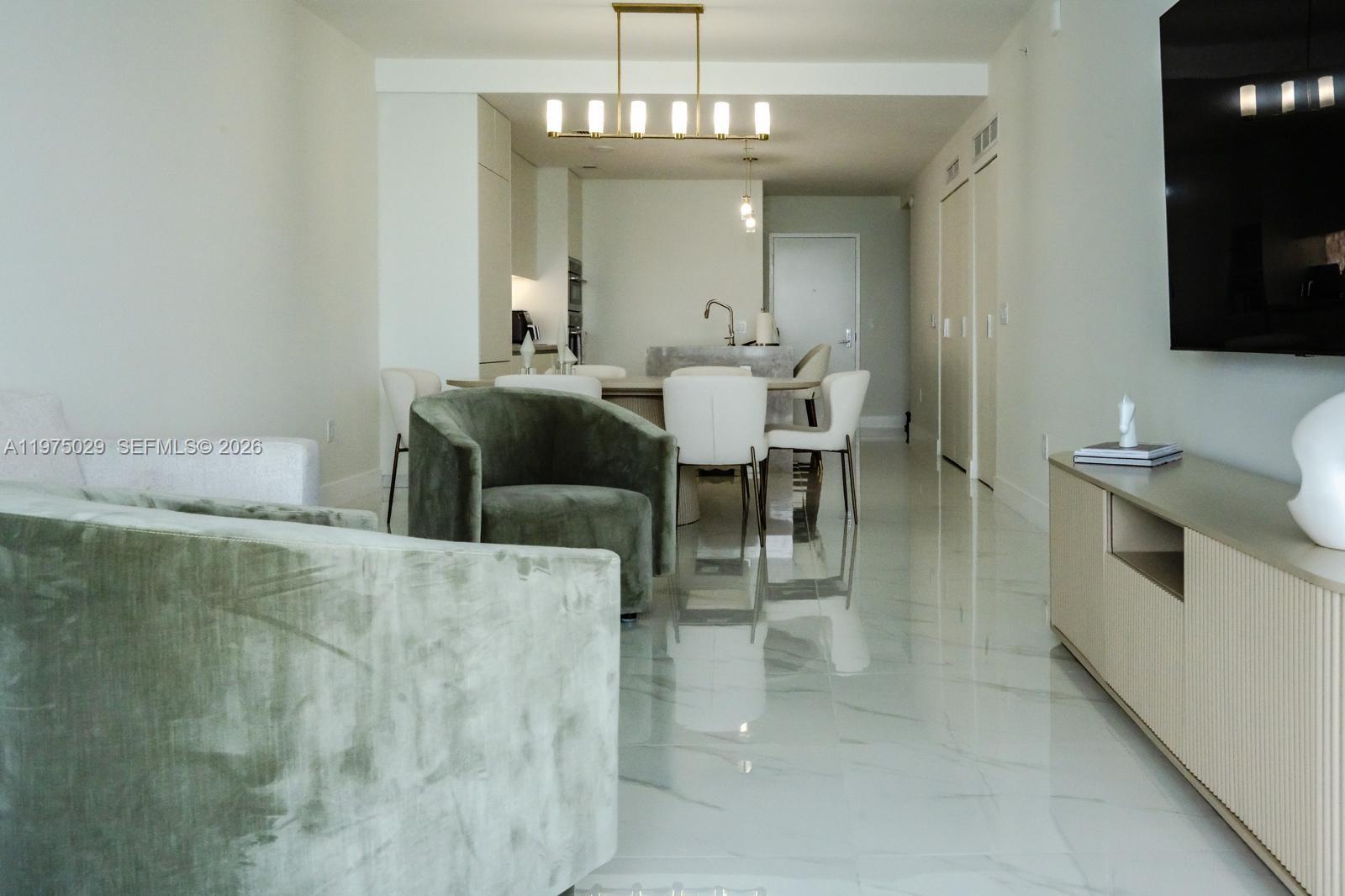 ARIA RESERVE SOUTH CONDO - Residential